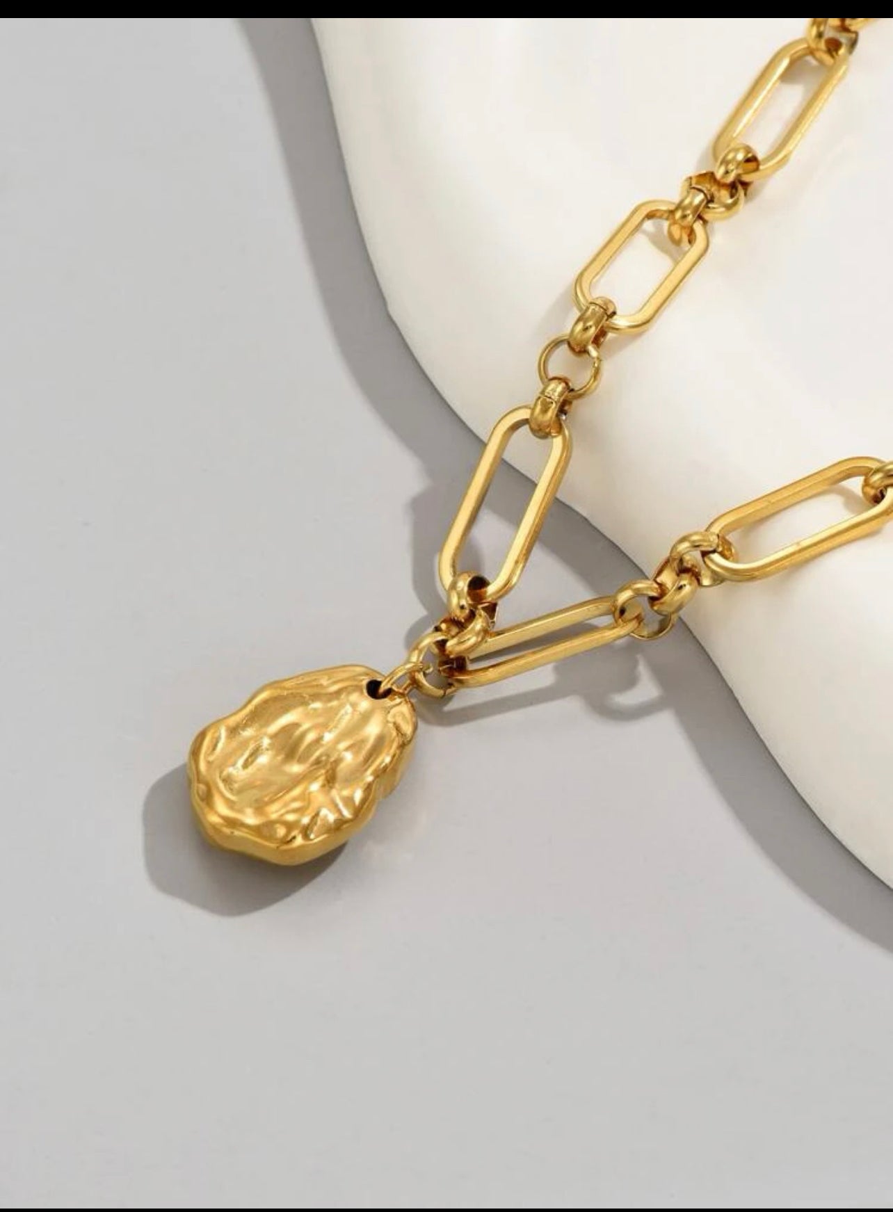 Zuri ￼Solid gold, 18 Karat, stainless steel pendant necklace Z114